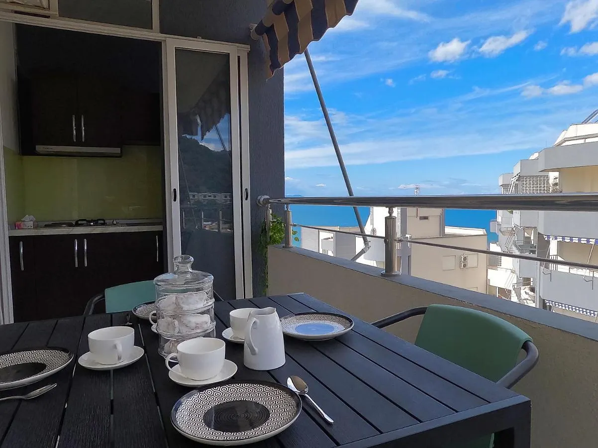 Seaview Deluxe Vlora 아파트